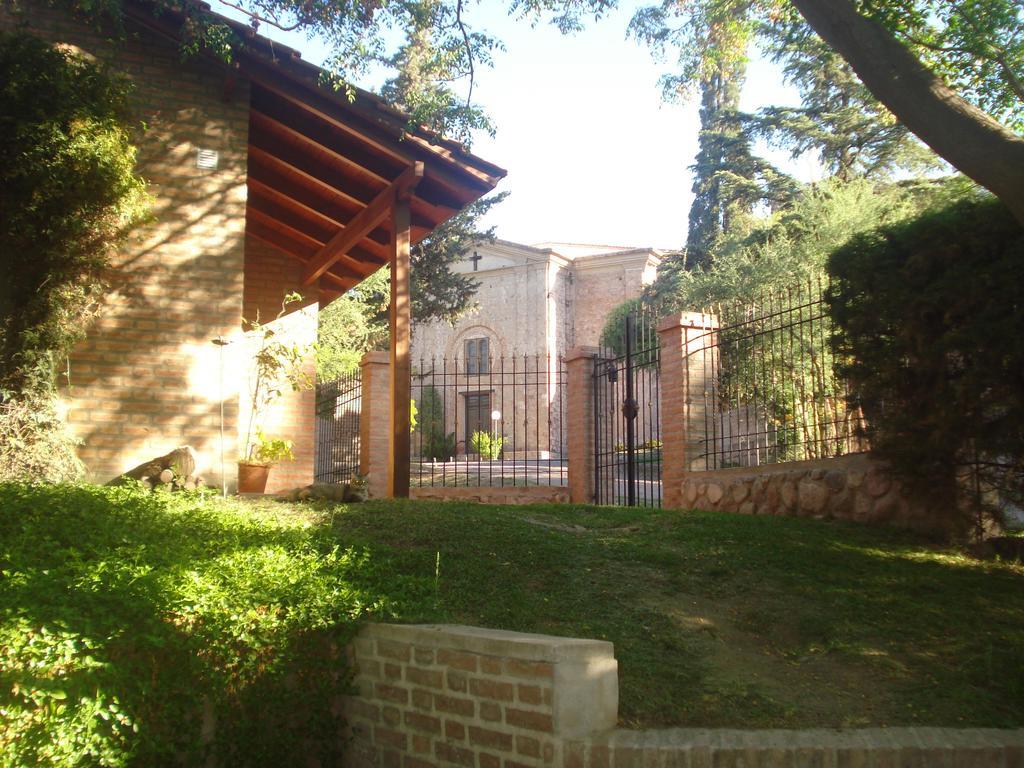Leyenda Posada Capilla del Monte Exterior foto